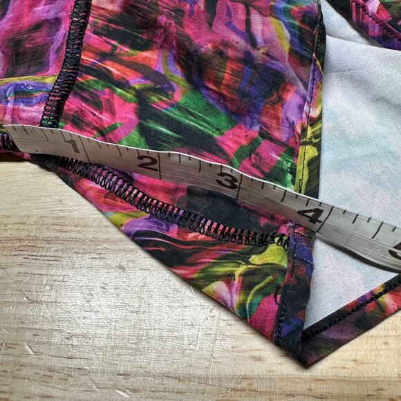 Lululemon Hotty Hot Low Rise Short 4" Hyper Flow Pink Multi Black Sz 4 Tall EUC - Picture 8 of 8